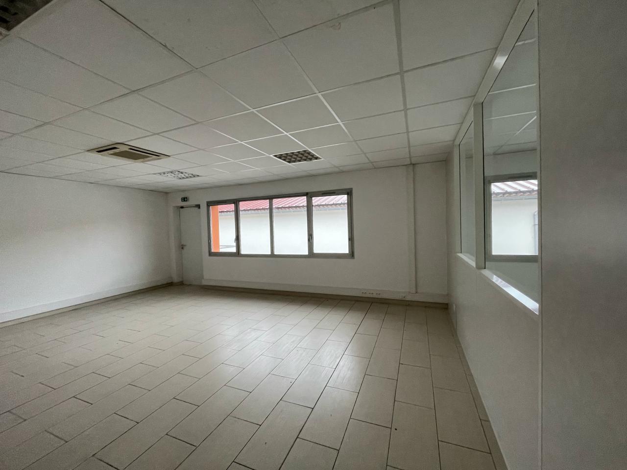 Bureau Décines-Charpieu 380m² Location bureau Décines-Charpieu Rhône OLBUR2108962 10